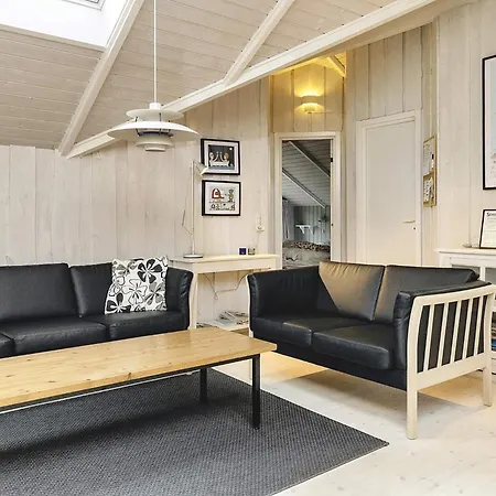 4 Person Holiday In Prázdninový dům *